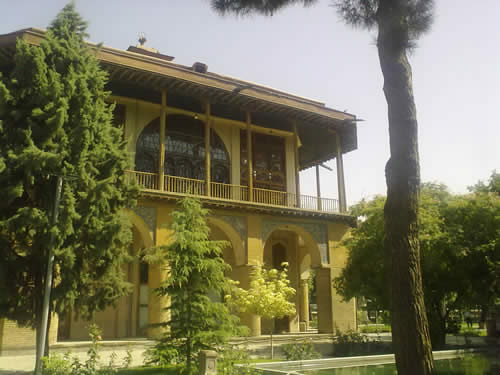 کاخ چهلستون