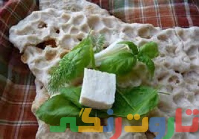 پیچیدن نان و پنير و سبزی به روش جدید (2)